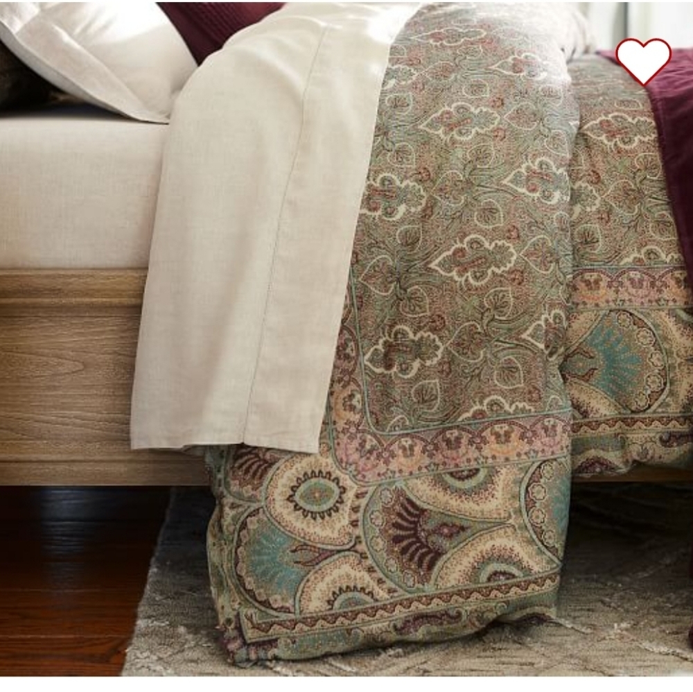 **Pottery Barn Wylie King Duvet Cover & 2 Euro Shams